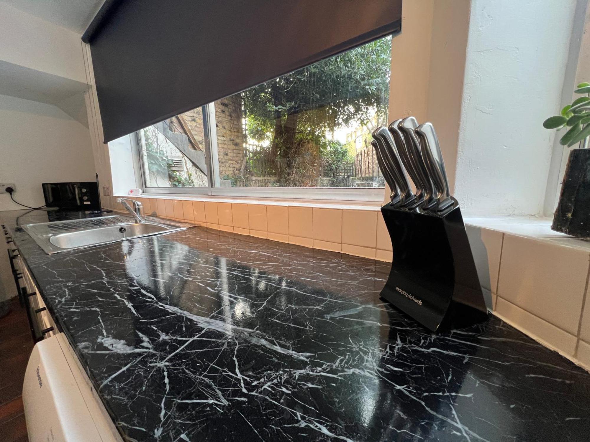 Fulham Tranquil 2Bd King Bed Home With Parking & Gdn Лондон Екстер'єр фото