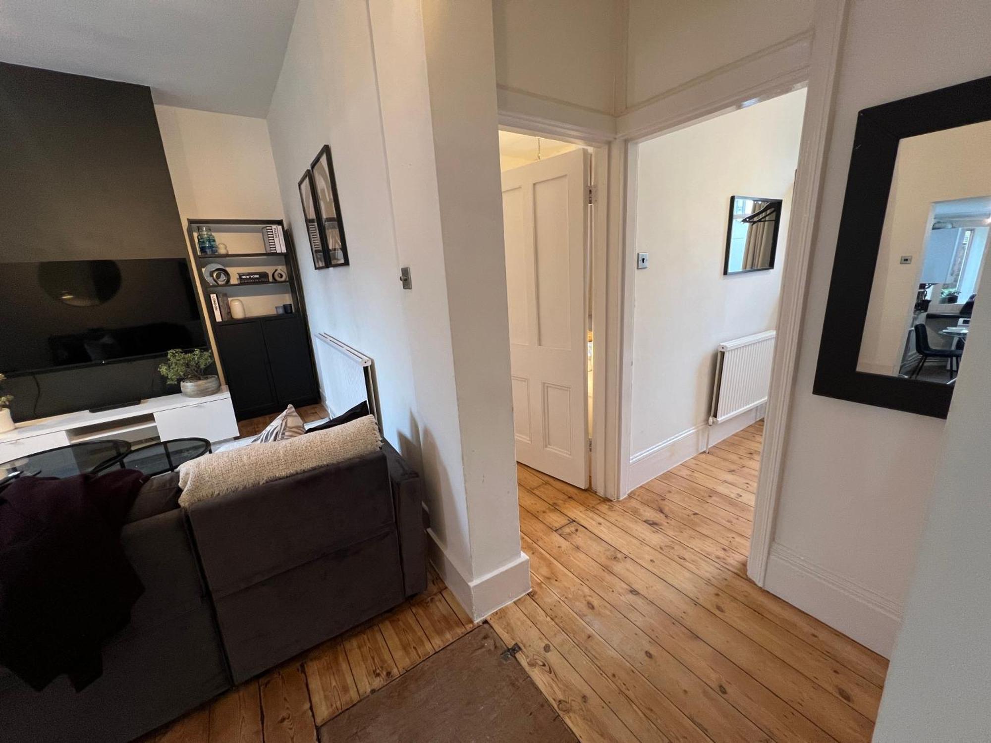 Fulham Tranquil 2Bd King Bed Home With Parking & Gdn Лондон Екстер'єр фото